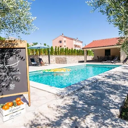 Πανσιόν Garden