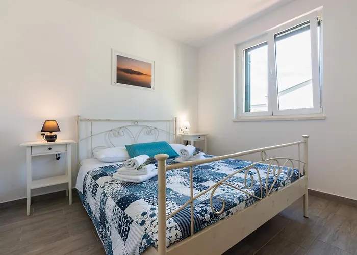Πανσιόν Garden Jurandvor