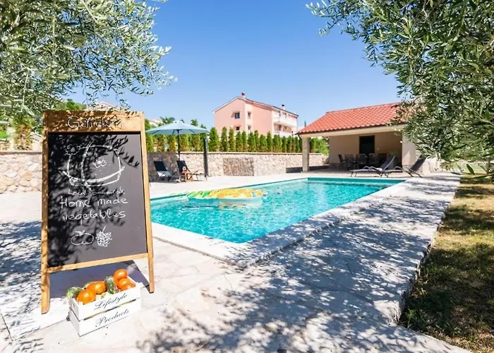 Πανσιόν Garden