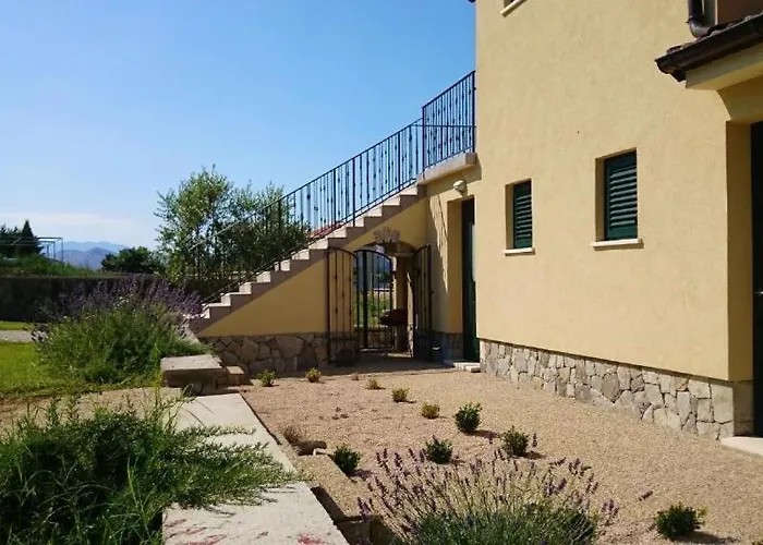 Garden Πανσιόν